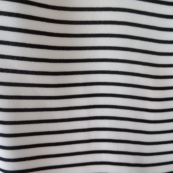 Express Women's Black & White Striped V-neck Camisole Tank Top size Small - Picture 7 of 8